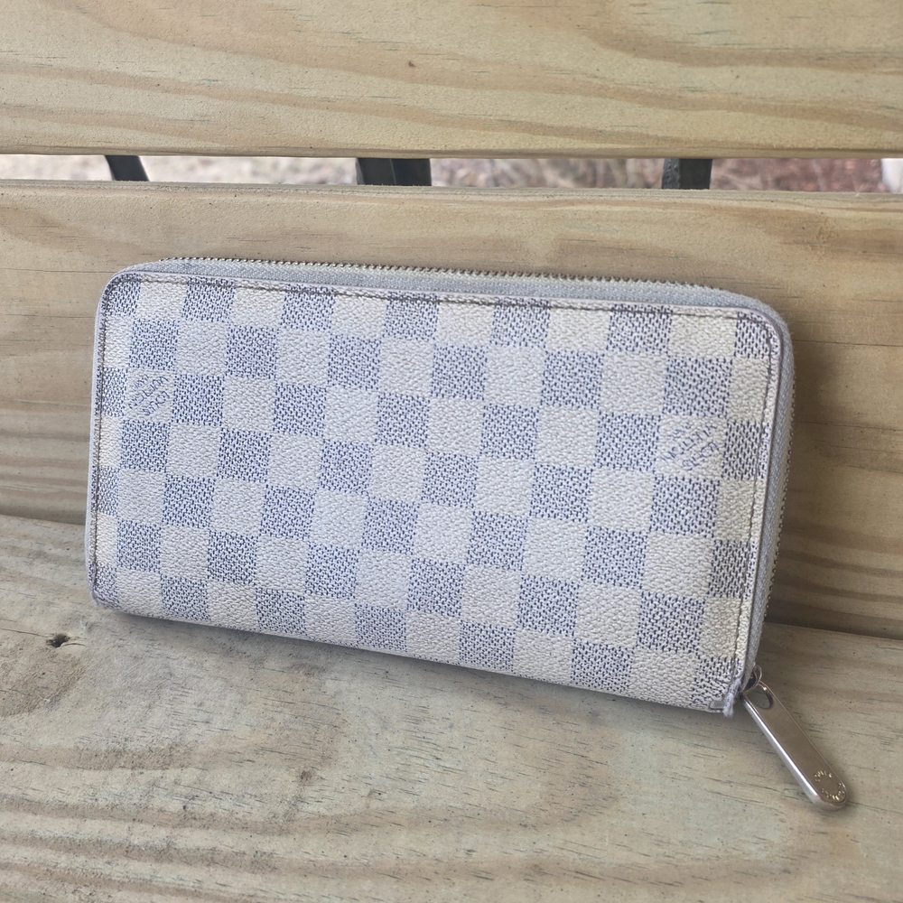 Louis Vuitton Zippy Wallet